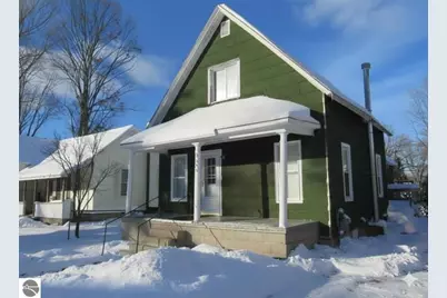 605 E Garfield Street, Cadillac, MI 49601 - Photo 1