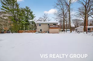 19210 Glendale Cir, Spring Lake, MI 49456 - Photo 10