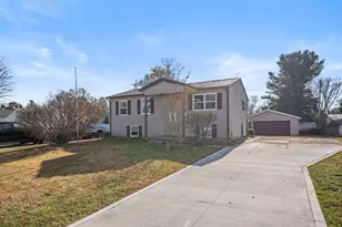 5641 Larch Dr, Jackson, MI 49201 - Photo 1