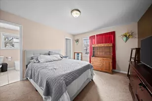 238 Harvey St, Lawton, MI 49065 - Photo 18