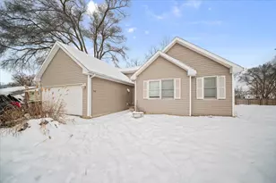 238 Harvey St, Lawton, MI 49065 - Photo 2
