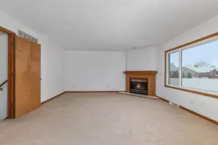 5075 Windybrook Dr SW, Wyoming, MI 49418 - Photo 4