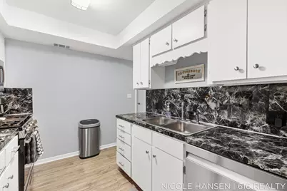 2581 Ridgecroft Drive SE #302, Grand Rapids, MI 49546 - Photo 8