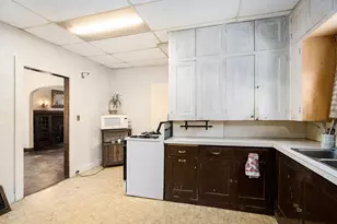 601 N Kalamazoo St, Paw Paw, MI 49079 - Photo 18