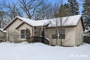 1437 Carlton St, Muskegon, MI 49442 - Photo 2