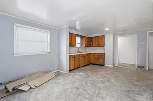 914 Fulton St W, Grand Rapids, MI 49504 - Photo 10