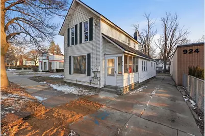 914 Fulton Street W, Grand Rapids, MI 49504 - Photo 2