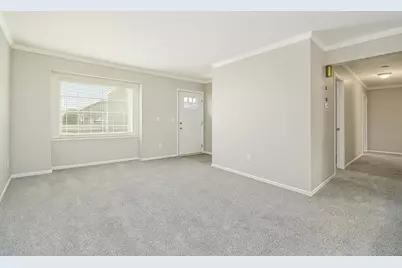 33941 Jefferson Avenue, Saint Clair Shores, MI 48082 - Photo 4