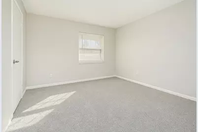 33941 Jefferson Avenue, Saint Clair Shores, MI 48082 - Photo 10