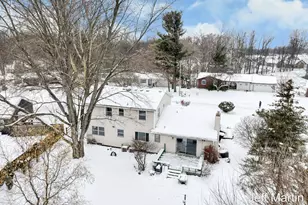 5622 Far Hill Dr SE, Grand Rapids, MI 49546 - Photo 56