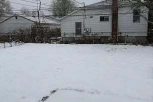 22806 Shakespeare Ave, Eastpointe, MI 48021 - Photo 14