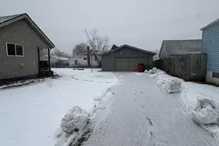 22806 Shakespeare Ave, Eastpointe, MI 48021 - Photo 16