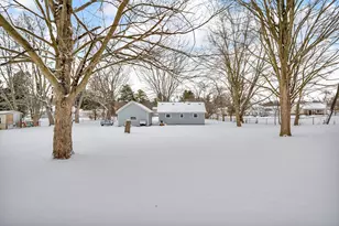 1410 Rowena Ln, Jackson, MI 49202 - Photo 8