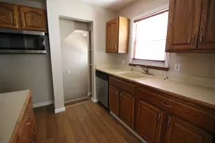 19504 Roger St, Melvindale, MI 48122 - Photo 8