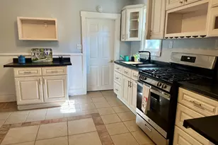 828 W Larch Ave, Muskegon, MI 49441 - Photo 12