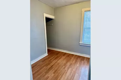 828 W Larch Avenue, Muskegon, MI 49441 - Photo 8