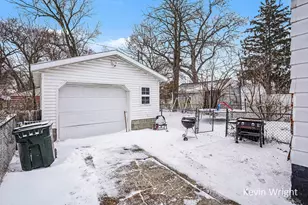 1062 Langeland Ave, Muskegon, MI 49442 - Photo 4