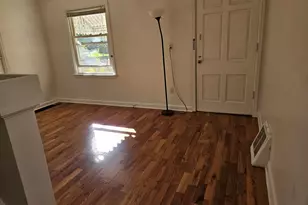 702 Leland Ct, Adrian, MI 49221 - Photo 2