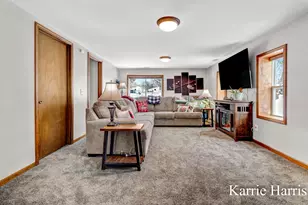 911 E Pearl St, Greenville, MI 48838 - Photo 6