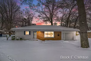 1901 Maryland Blvd, Norton Shores, MI 49441 - Photo 2