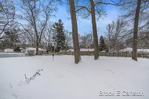 1901 Maryland Blvd, Norton Shores, MI 49441 - Photo 28