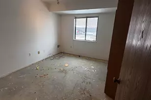 1476 W Chateau Vert, Ypsilanti, MI 48197 - Photo 8