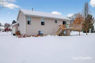 5541 Eric St, Allendale, MI 49401 - Photo 4