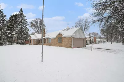 3041 Burton Street SE, Grand Rapids, MI 49546 - Photo 2