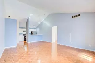 712 W Barrington Cir, Jackson, MI 49203 - Photo 4