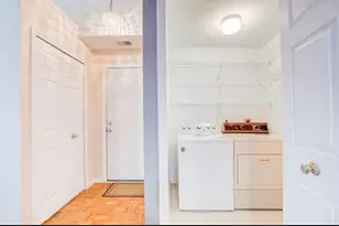 712 W Barrington Cir, Jackson, MI 49203 - Photo 6