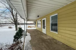 566 S Blue Creek Rd, Benton Harbor, MI 49022 - Photo 30