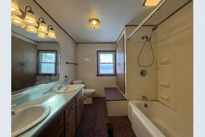 566 S Blue Creek Road, Benton Harbor, MI 49022 - Photo 10