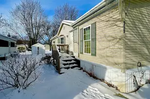 559 Triann Dr SE, Grand Rapids, MI 49548 - Photo 1