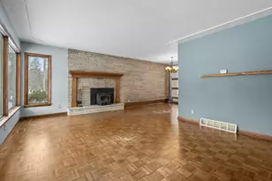 205 Wahwahtaysee Way, Battle Creek, MI 49015 - Photo 4