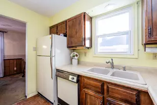 2510 Essex Ct, Saint Joseph, MI 49085 - Photo 12