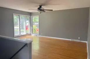 865 Carrier Creek Blvd NE, Grand Rapids, MI 49503 - Photo 12