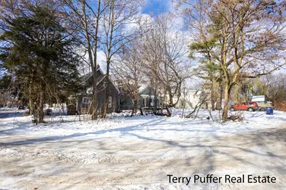 751 Park Street SW, Grand Rapids, MI 49504 - Photo 1