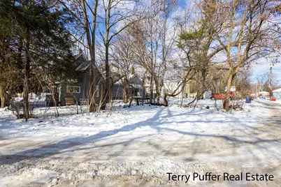 751 Park Street SW, Grand Rapids, MI 49504 - Photo 2