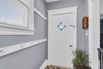 310 W Barnes Avenue, Lansing, MI 48910 - Photo 8