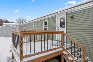 10664 Aquarius Dr NE, Rockford, MI 49341 - Photo 2