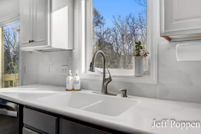 5382 Pinnacle Drive SW, Wyoming, MI 49519 - Photo 12