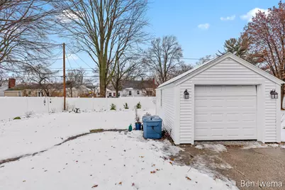 105 E 31st Street, Holland, MI 49423 - Photo 20