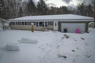 5279 W Lakewood Rd, Whitehall, MI 49461 - Photo 2