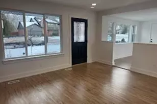 19371 Shadyside St, Livonia, MI 48152 - Photo 2