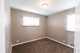 21400 Parklawn St, Oak Park, MI 48237 - Photo 10