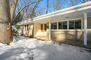 2702 Mockingbird Dr, Kalamazoo, MI 49008 - Photo 2