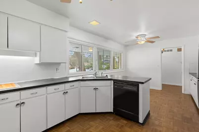 2702 Mockingbird Drive, Kalamazoo, MI 49008 - Photo 10