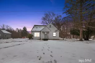 8634 Division Ct SE, Byron Center, MI 49315 - Photo 4