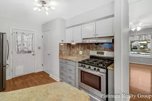 3463 McCracken St, Norton Shores, MI 49441 - Photo 16