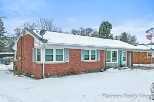 3463 McCracken St, Norton Shores, MI 49441 - Photo 2